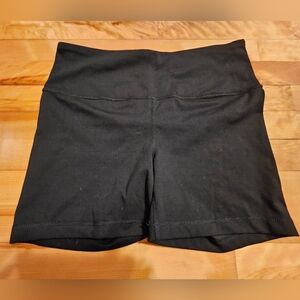 Yogalicious Lux shorts size L